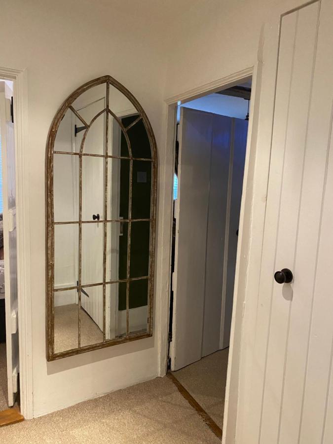 Stunning 2 Bedroom Flat In A Central Location New Alresford Exteriér fotografie