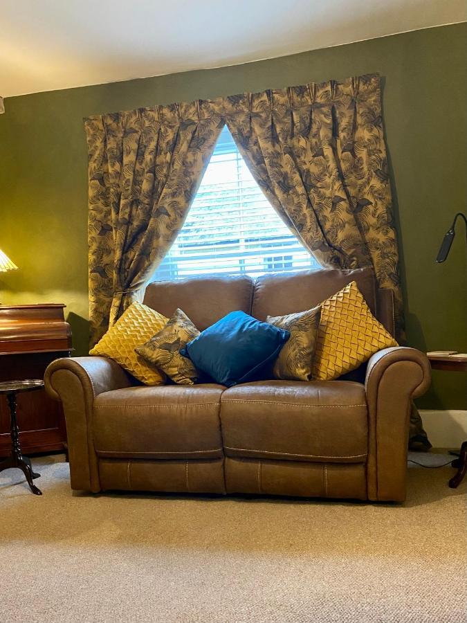 Stunning 2 Bedroom Flat In A Central Location New Alresford Exteriér fotografie