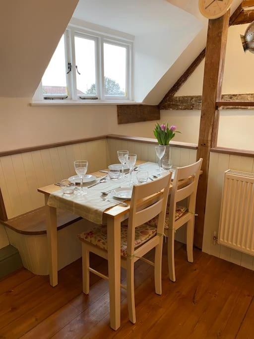 Stunning 2 Bedroom Flat In A Central Location New Alresford Exteriér fotografie